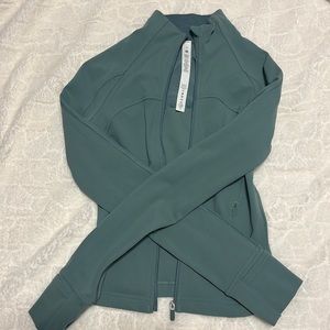 Lululemon NWOT Tidewater teal cropped define jacket size 2
